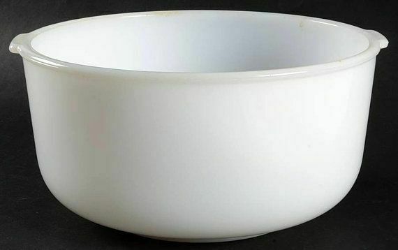 Sunbeam Mixmaster Glasbake Large White Milkglass 9" X 4.5" Mixing Bowl Model 3-9
